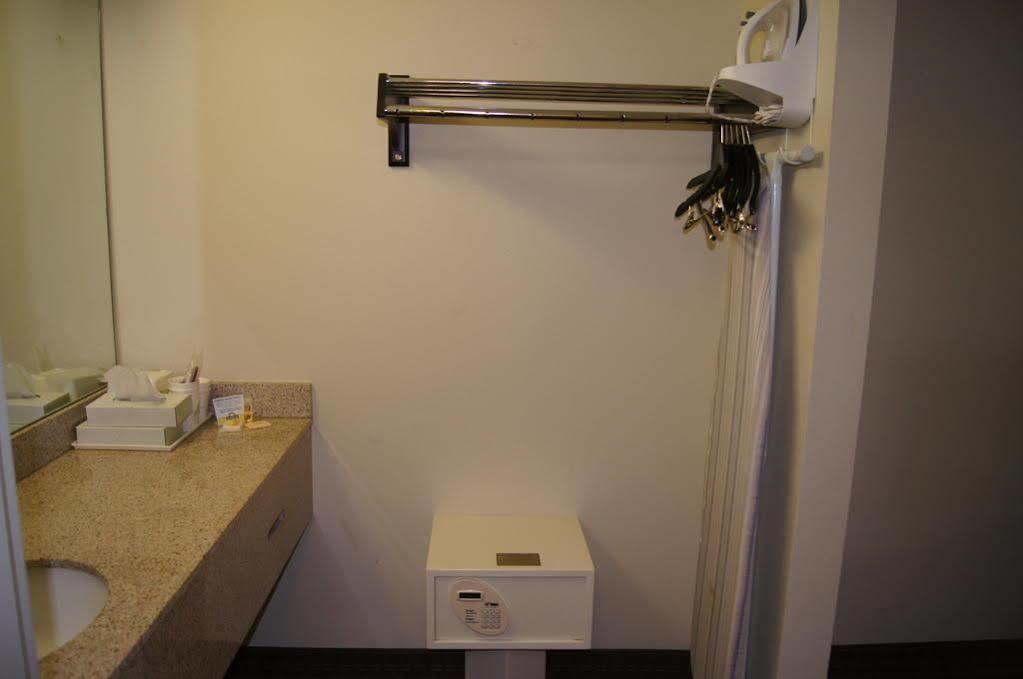 Days Inn By Wyndham Oak Grove/Ft. Campbell Luaran gambar